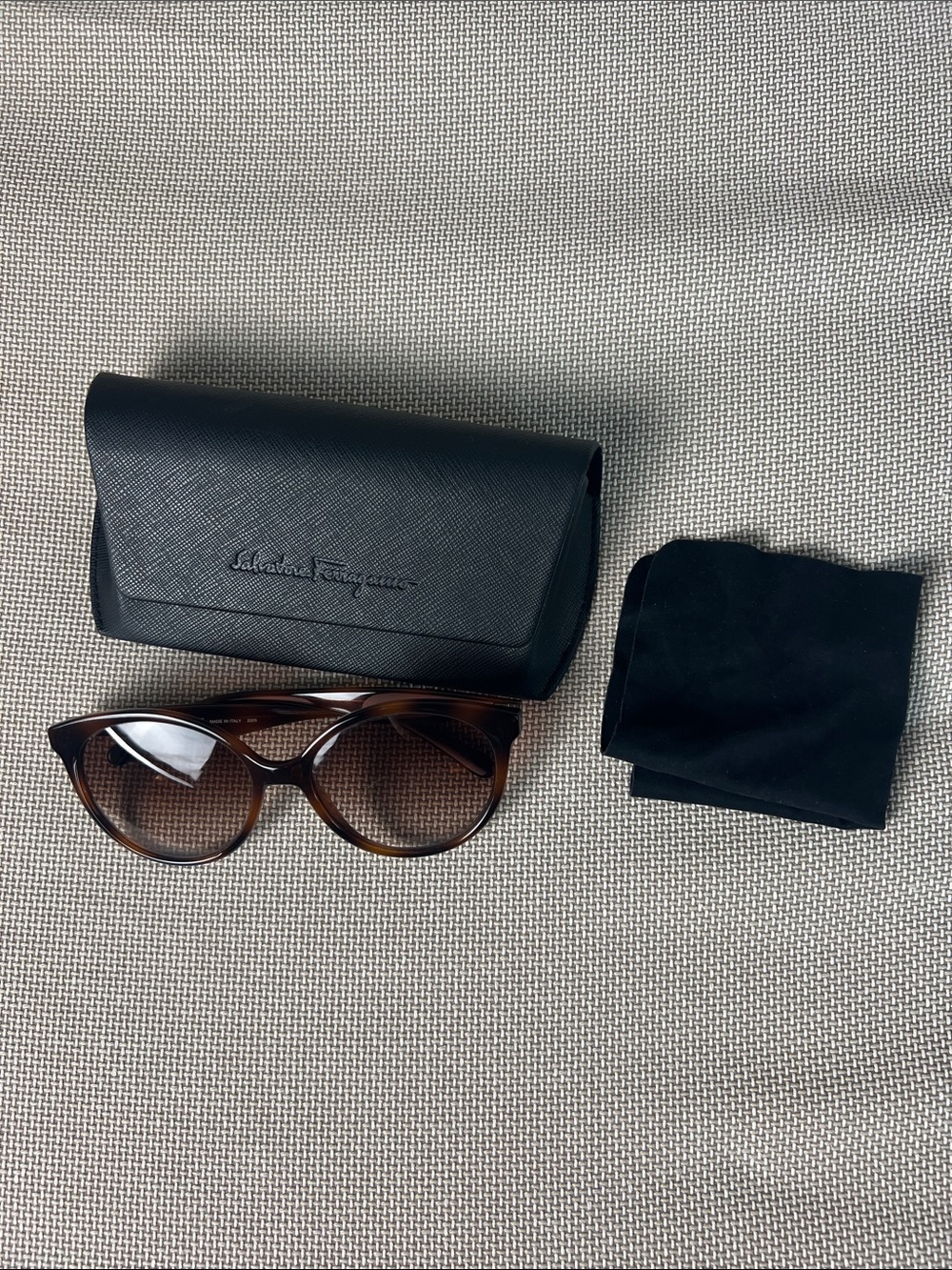 Salvatore Ferragamo Tortoiseshell Brown Cat-Eye Sunglasses with Black Case